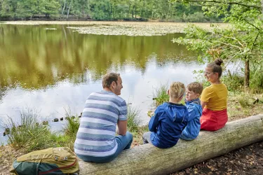 Familie am Retzbergweiher